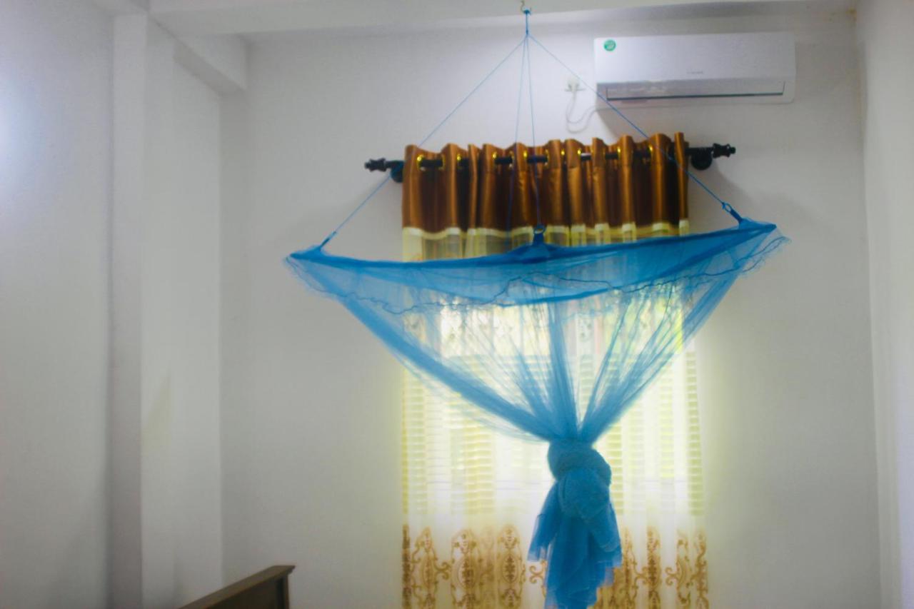 Hotel Sunshine Guest à Matara Extérieur photo