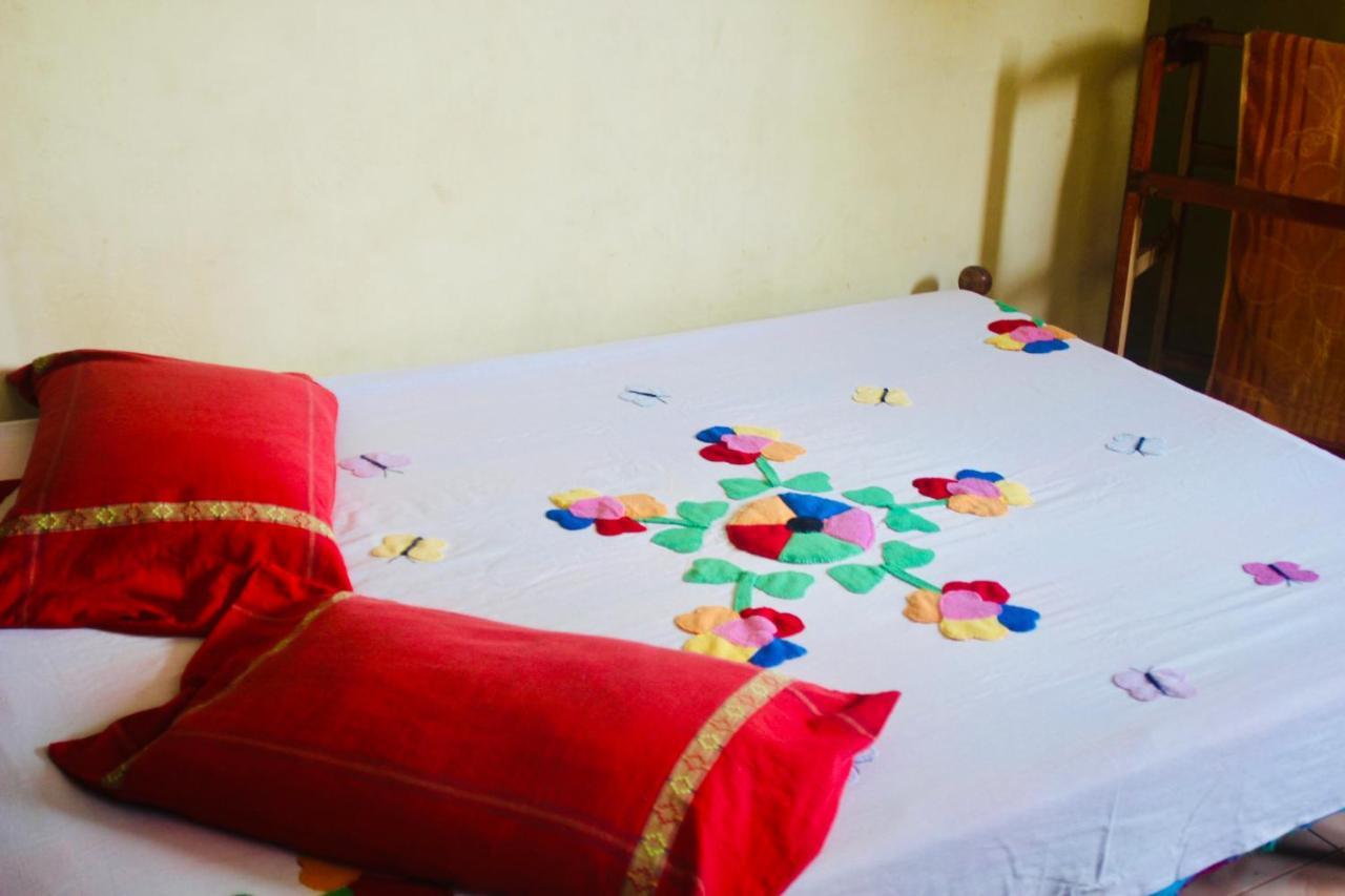 Hotel Sunshine Guest à Matara Extérieur photo