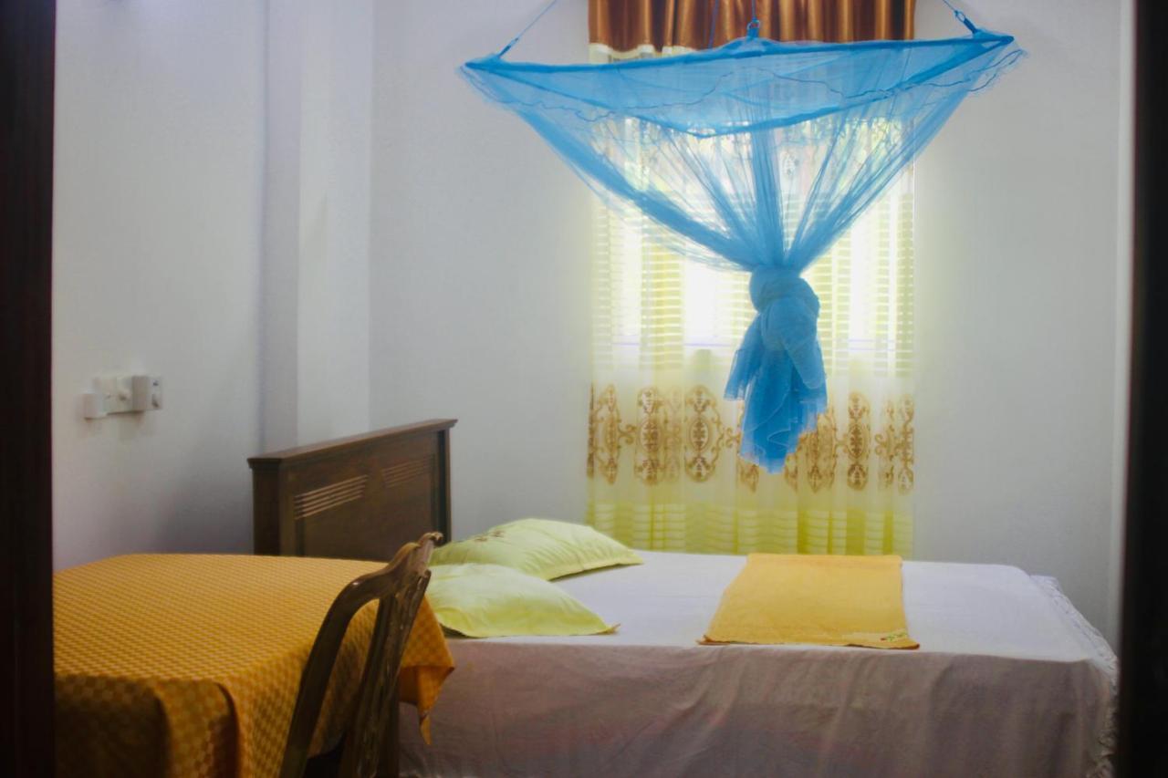 Hotel Sunshine Guest à Matara Extérieur photo