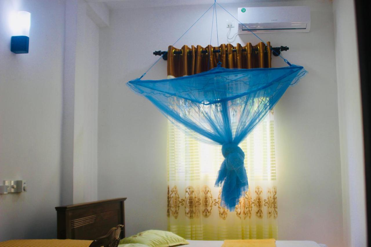 Hotel Sunshine Guest à Matara Extérieur photo