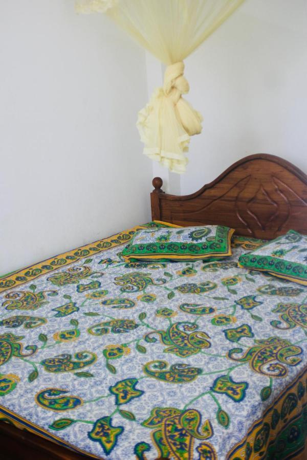 Hotel Sunshine Guest à Matara Extérieur photo