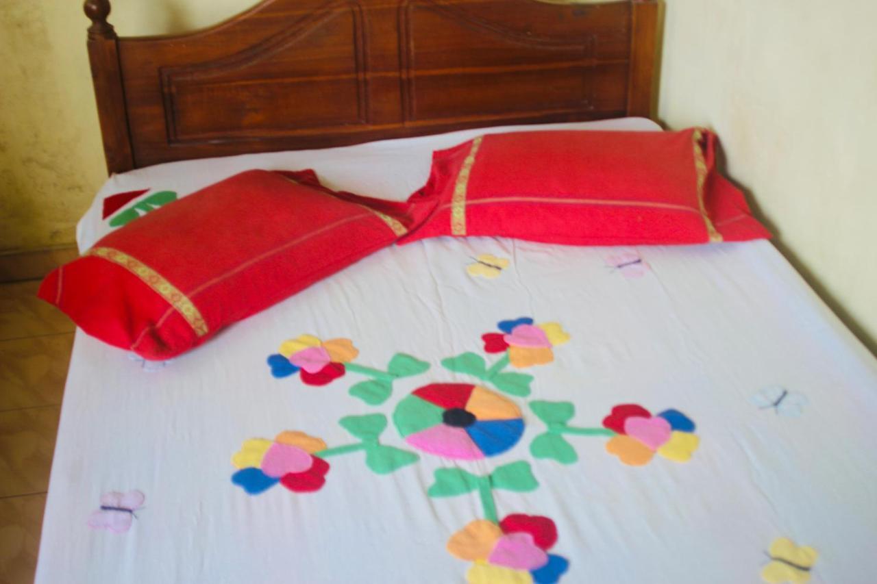 Hotel Sunshine Guest à Matara Extérieur photo