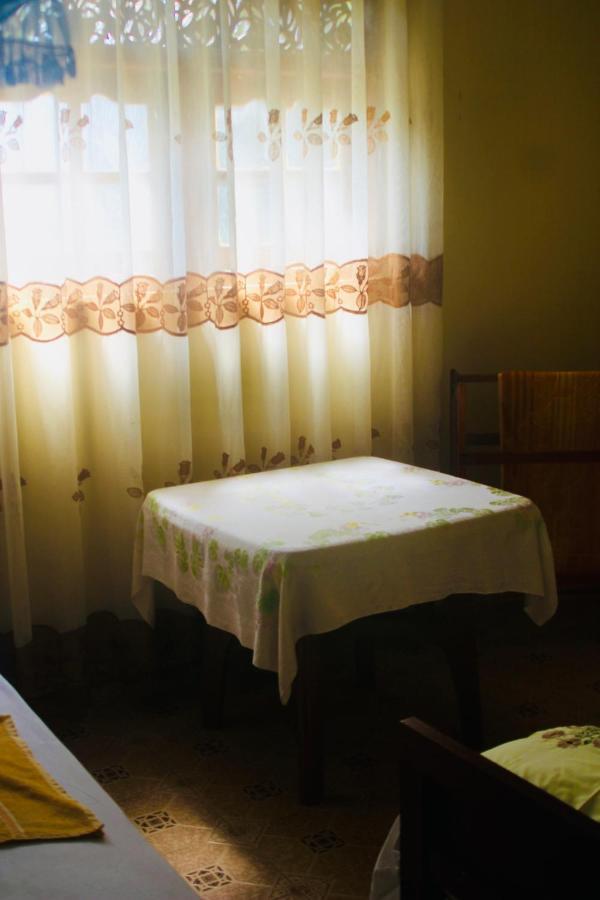 Hotel Sunshine Guest à Matara Extérieur photo
