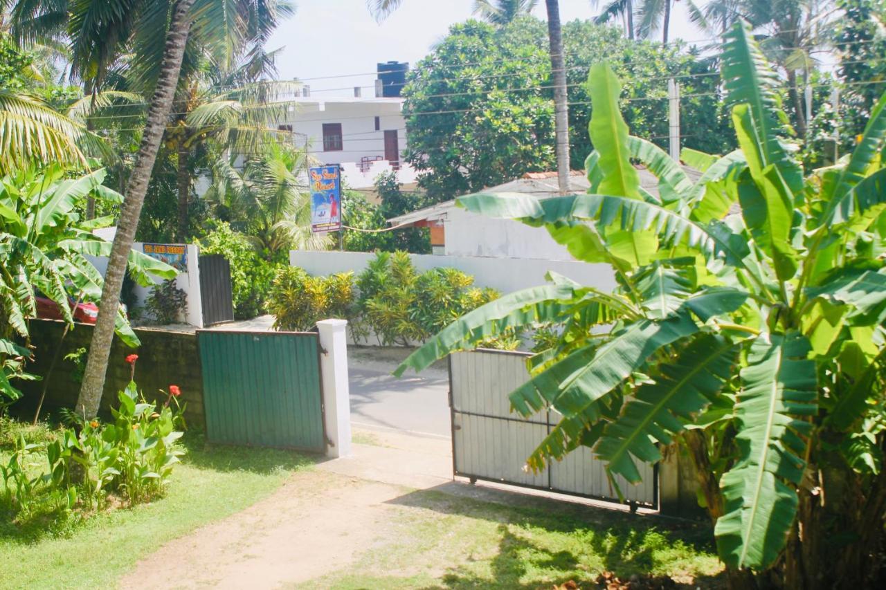 Hotel Sunshine Guest à Matara Extérieur photo
